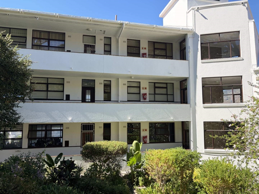 To Let 1 Bedroom Property for Rent in Tamboerskloof Western Cape